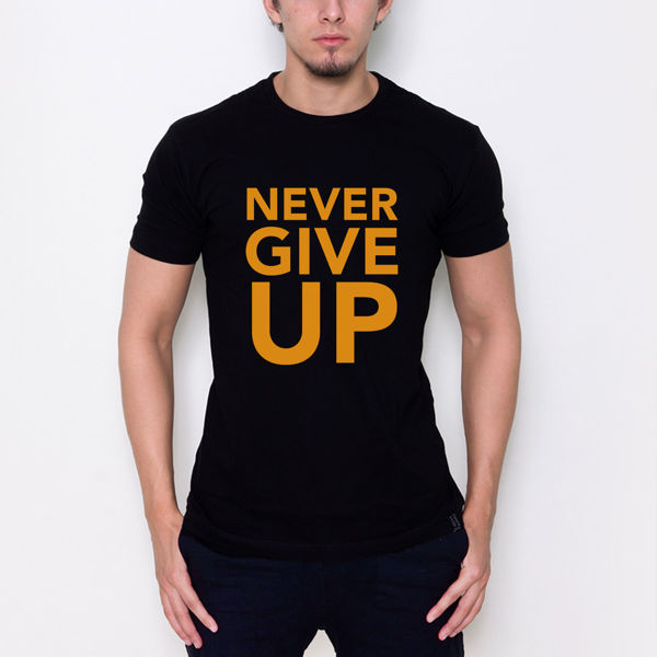 صورة Never give up T-shirt